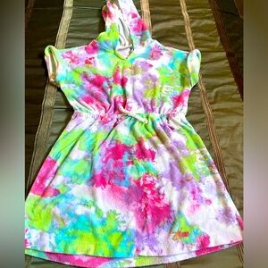 Girl’s hooded swim coverup